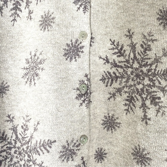 EDDIE BAUER Snowflake Cardigan Sweater M - Picture 3 of 8